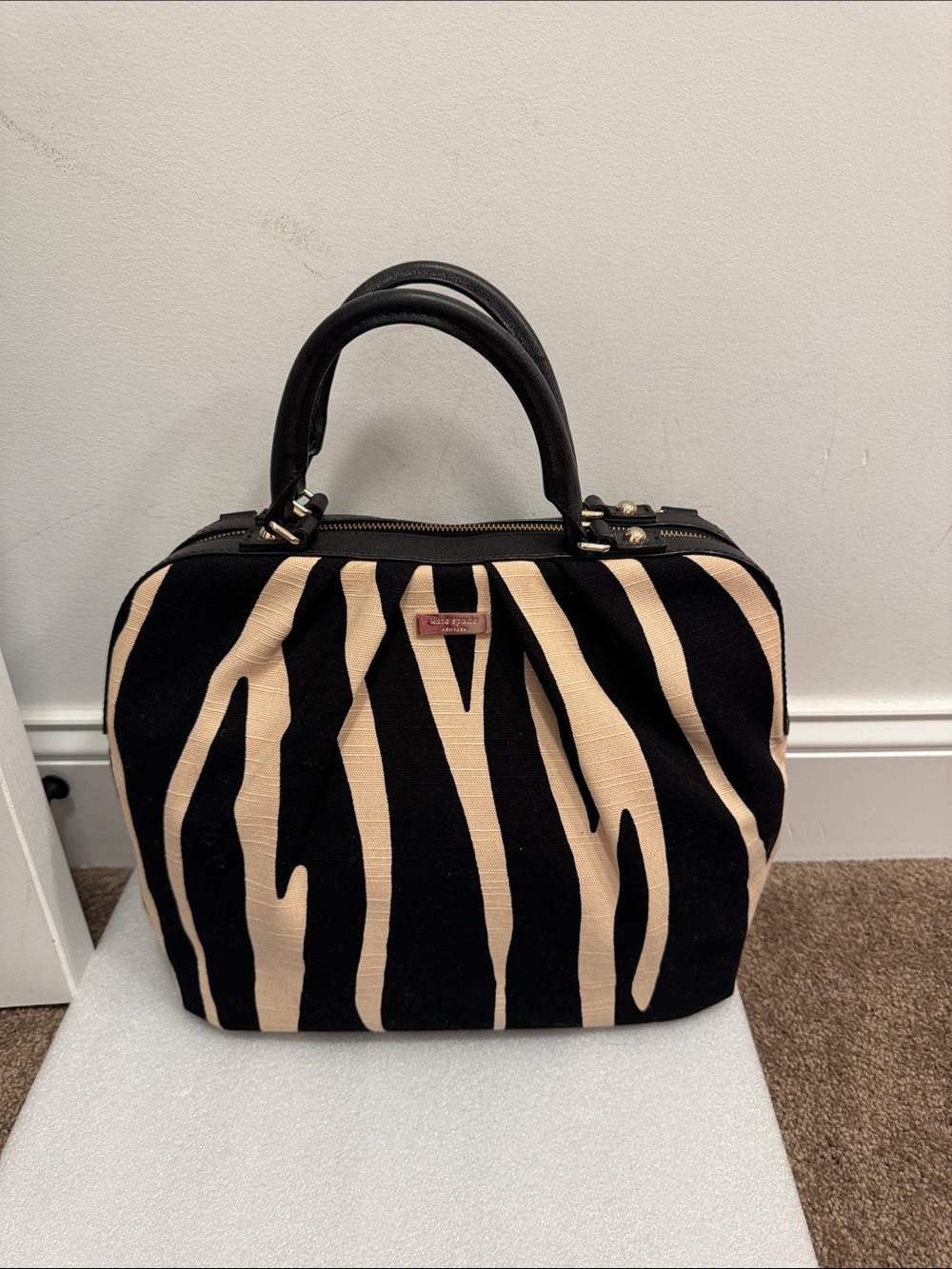 Kate spade looloo zebra print shoulder bag purse